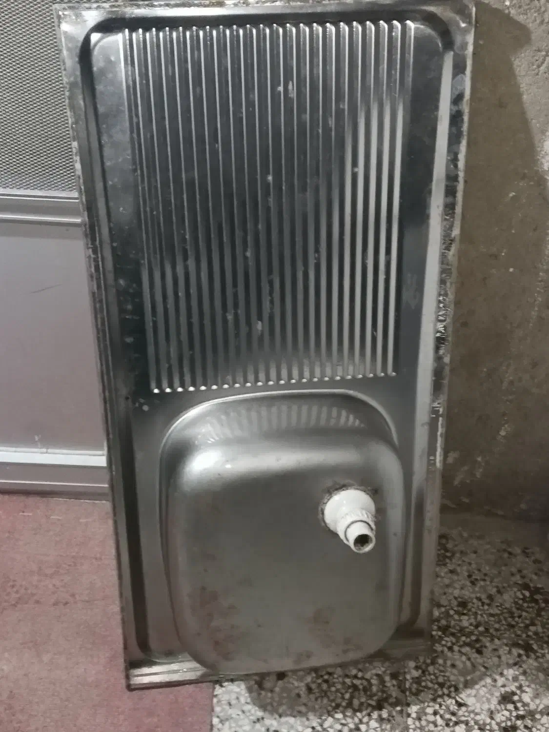 ظرفشویی نو|آب‌چکان و نظم‌دهنده ظروف|زاهدان, |دیوار