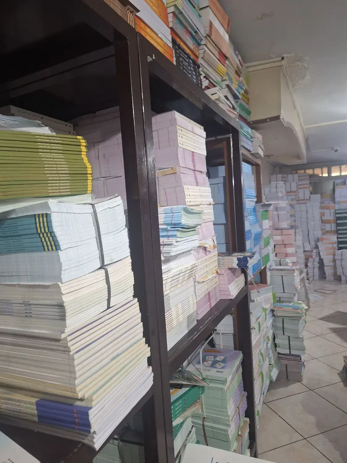 استخدام نیروی ساده جهت کار در انبار کتاب|استخدام خدمات فروشگاه و رستوران|تهران, آذربایجان|دیوار