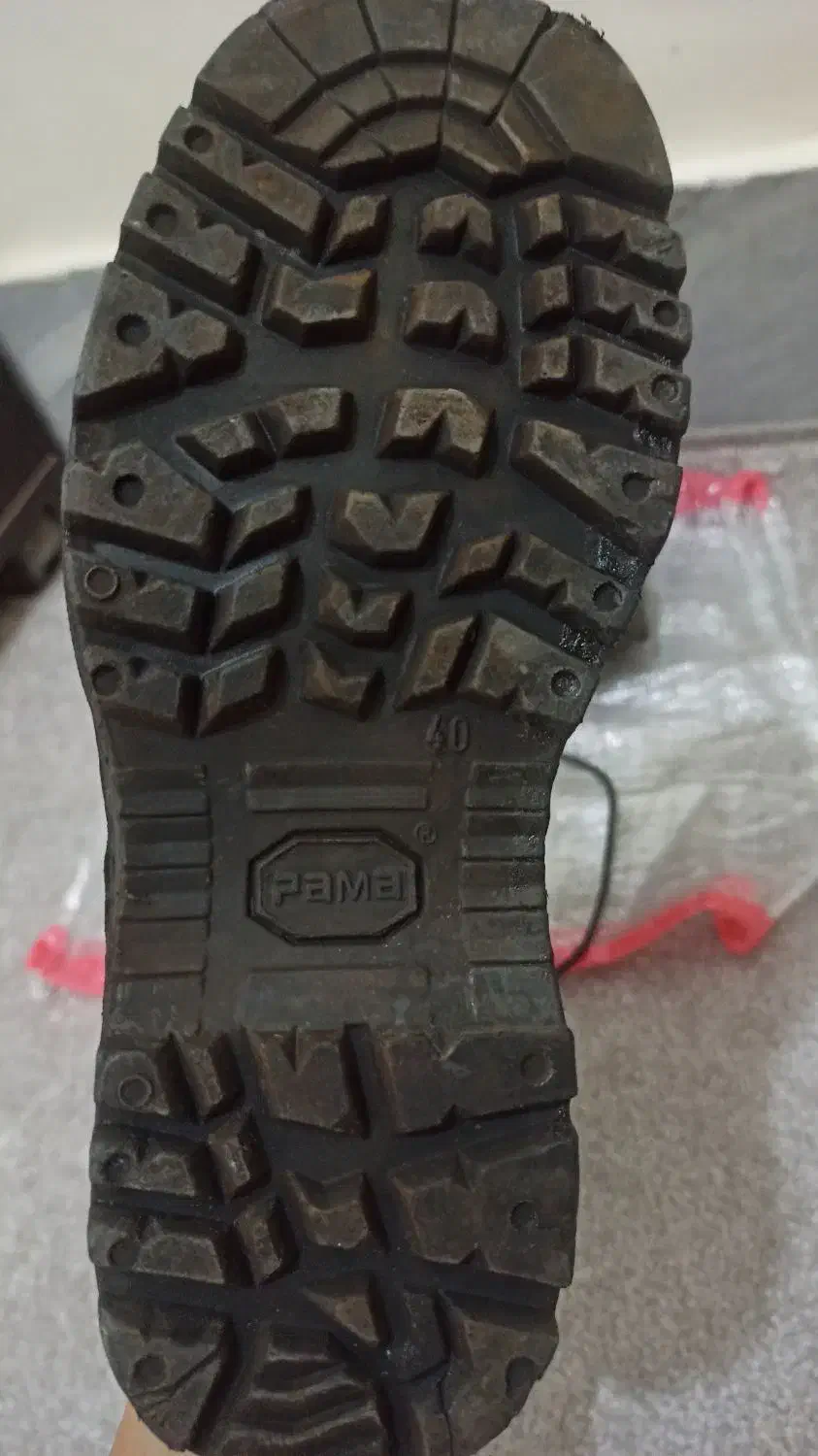 پوتین سربازی|کیف، کفش، کمربند|اهر, |دیوار