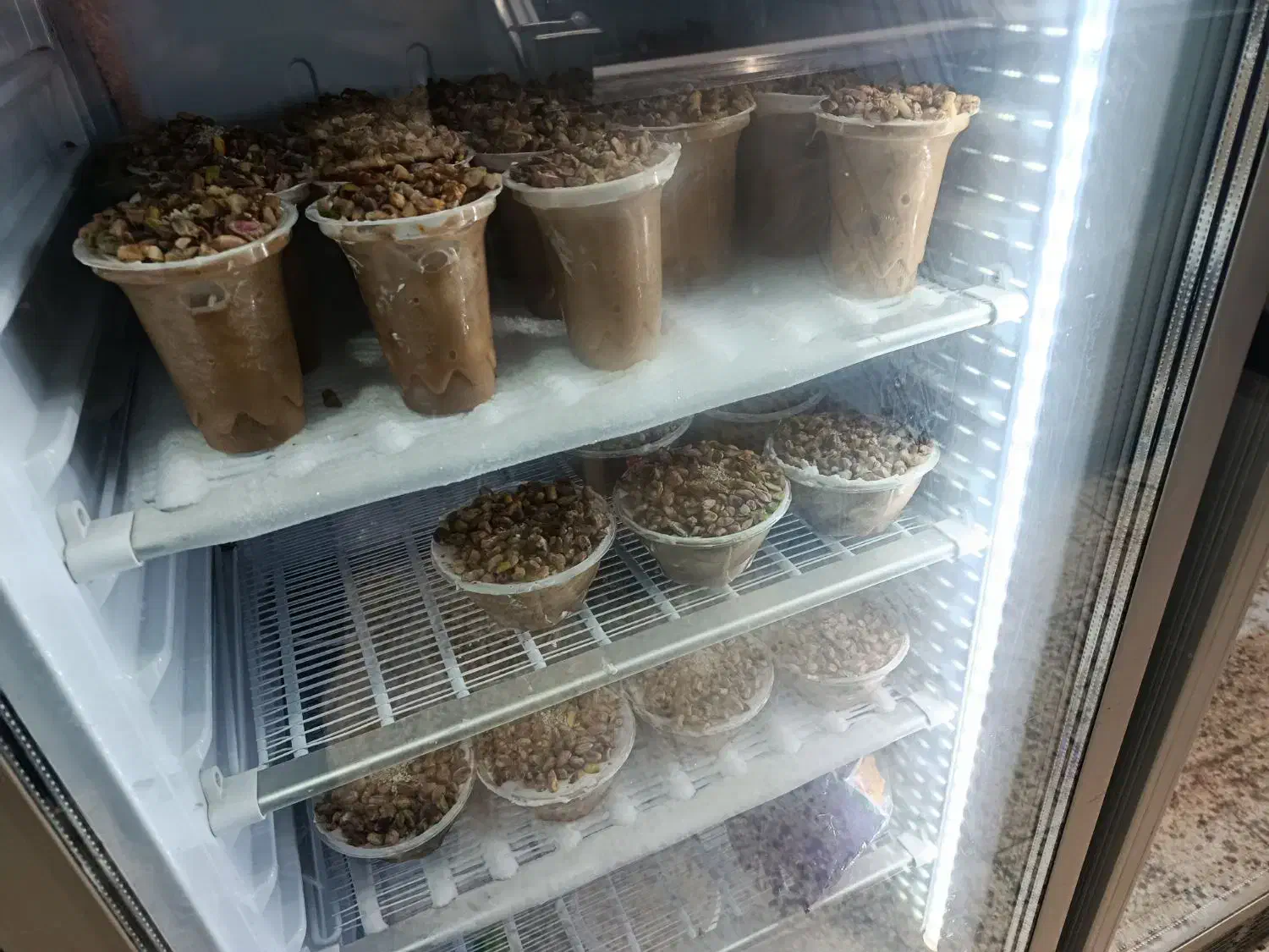 همکار آبمیوه فروشی|استخدام خدمات فروشگاه و رستوران|خرمآباد, |دیوار