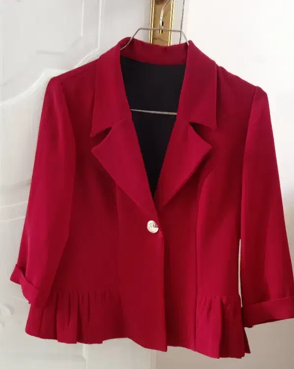 کت مجلسی|لباس|گلبهار, شهر جدید گلبهار|دیوار