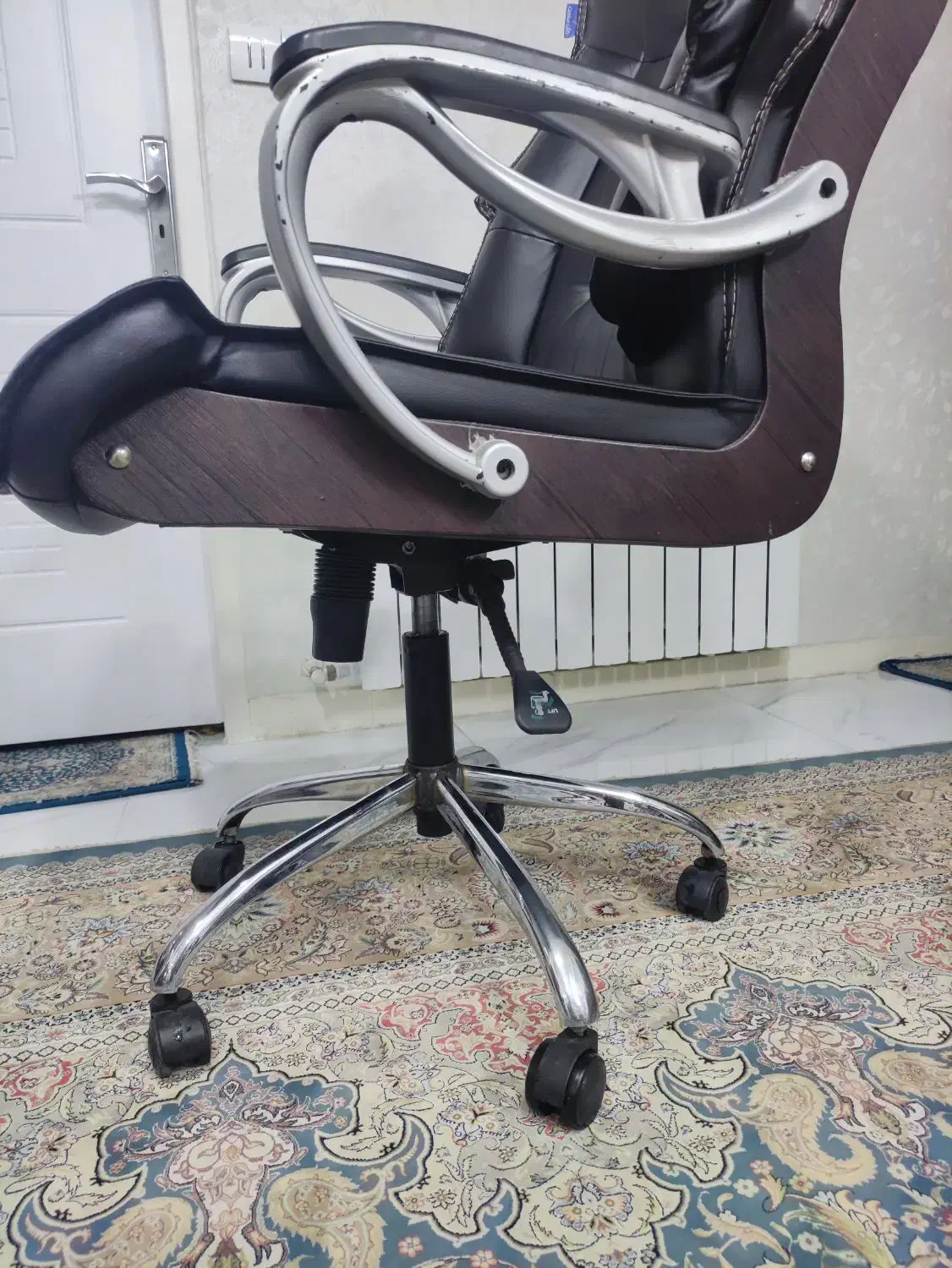 صندلی مدیریتی سالم|مبلمان اداری|ری, علایین|دیوار