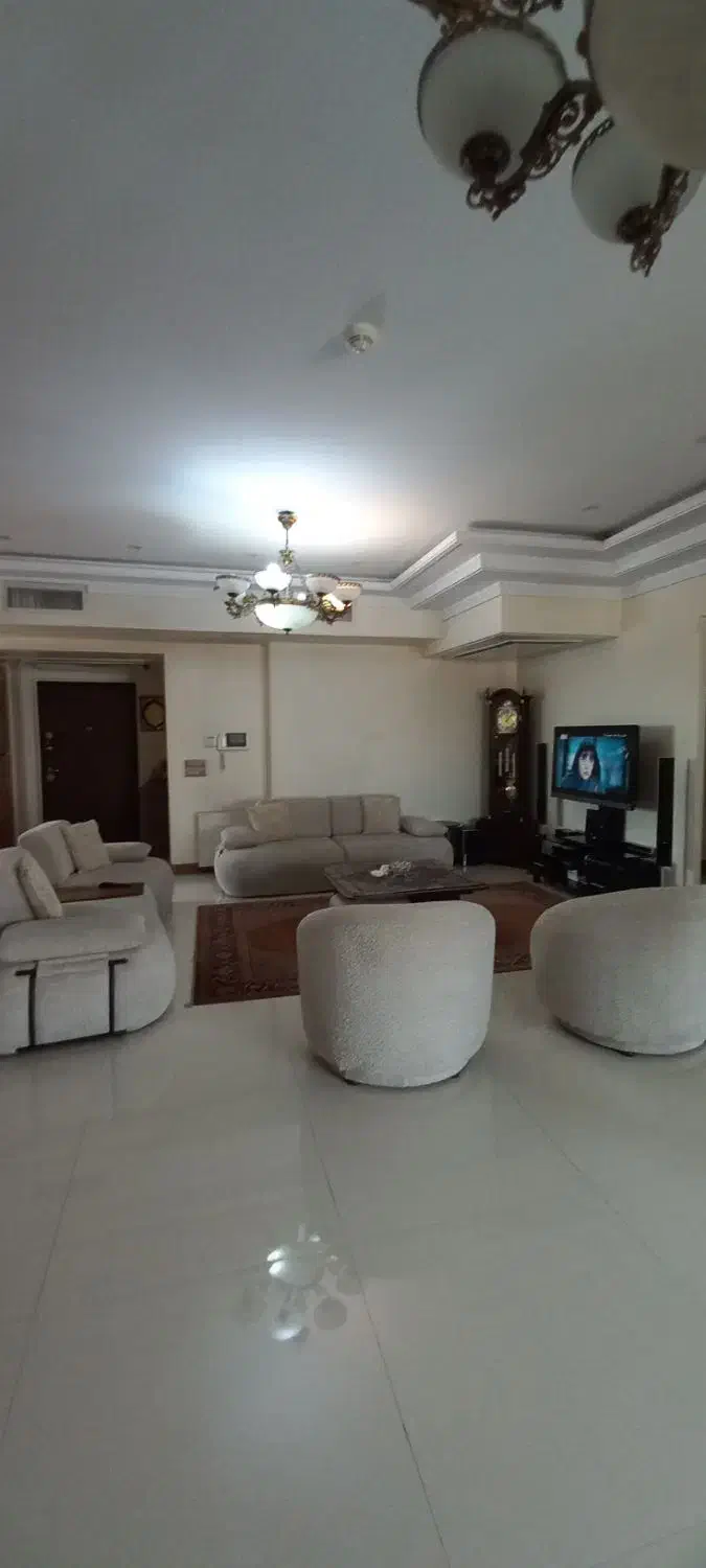 ۱۶۰متر،اقدسیه خیابان صنایع،طبقه بالا،دو پارکینگ