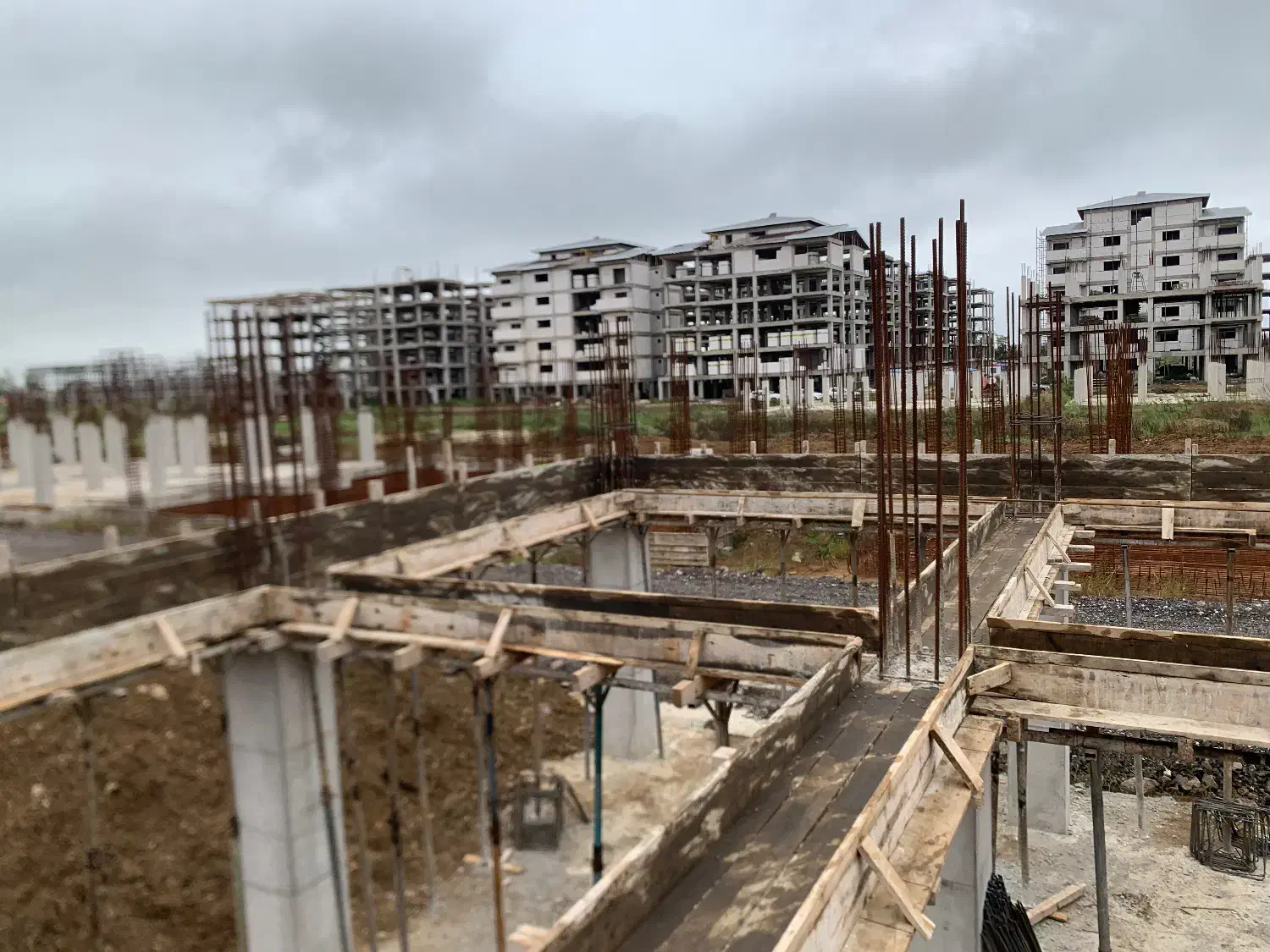 ارماتوربندی و قالب بندی|خدمات پیشه و مهارت|رشت, حسین آباد|دیوار