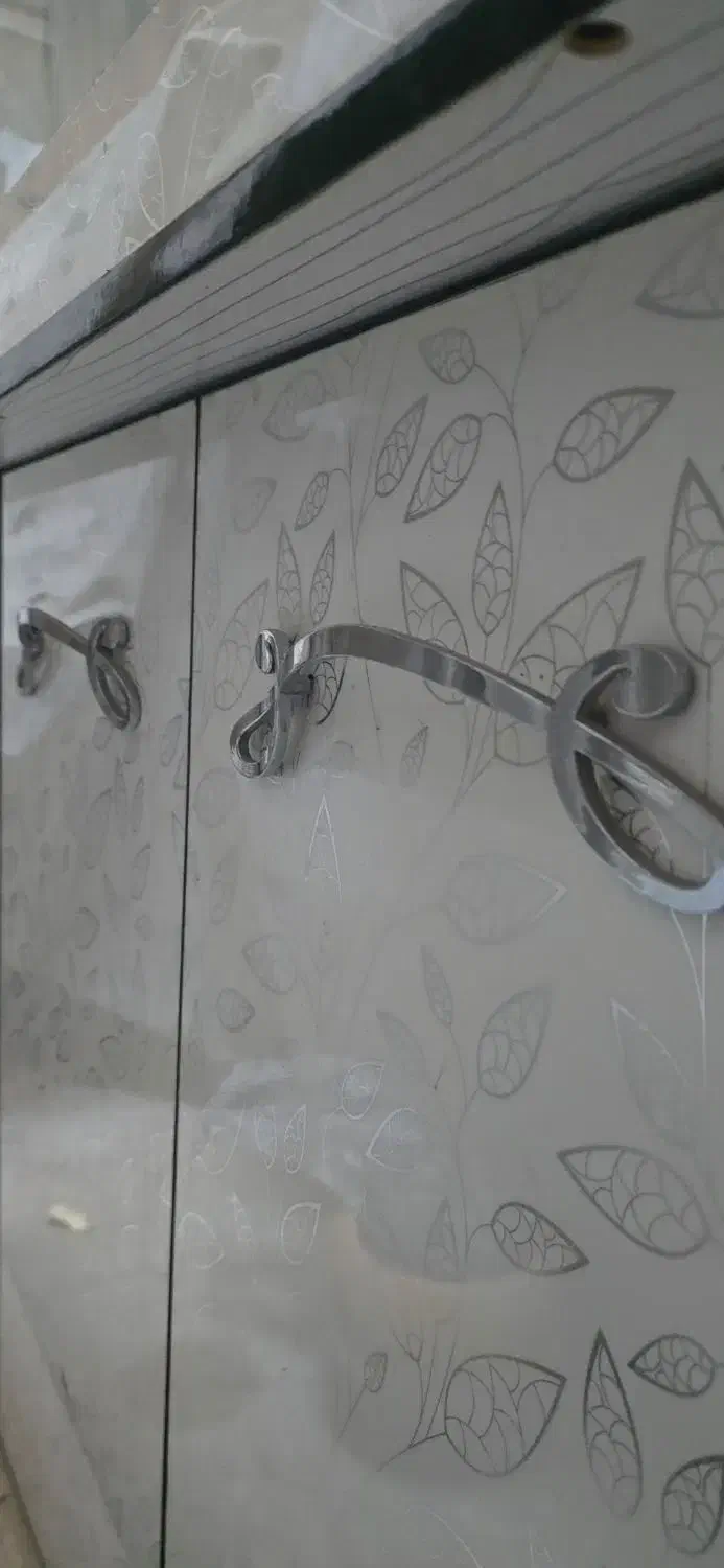 یک آکواریوم بزرگ شیشه خم  پلنت مانستر|ماهی|تهران, شهید رجایی|دیوار