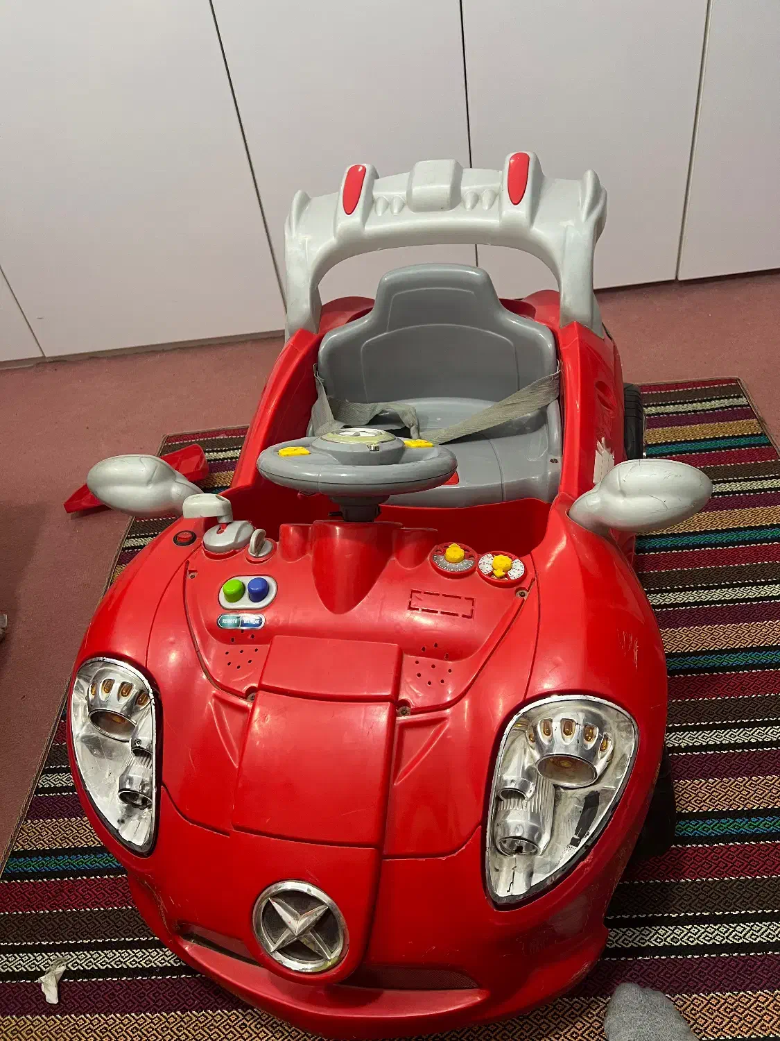 ماشین شارژی ۱،۰۰۰،۰۰۰ تومان|اسباب و اثاث بچه|بجنورد, |دیوار