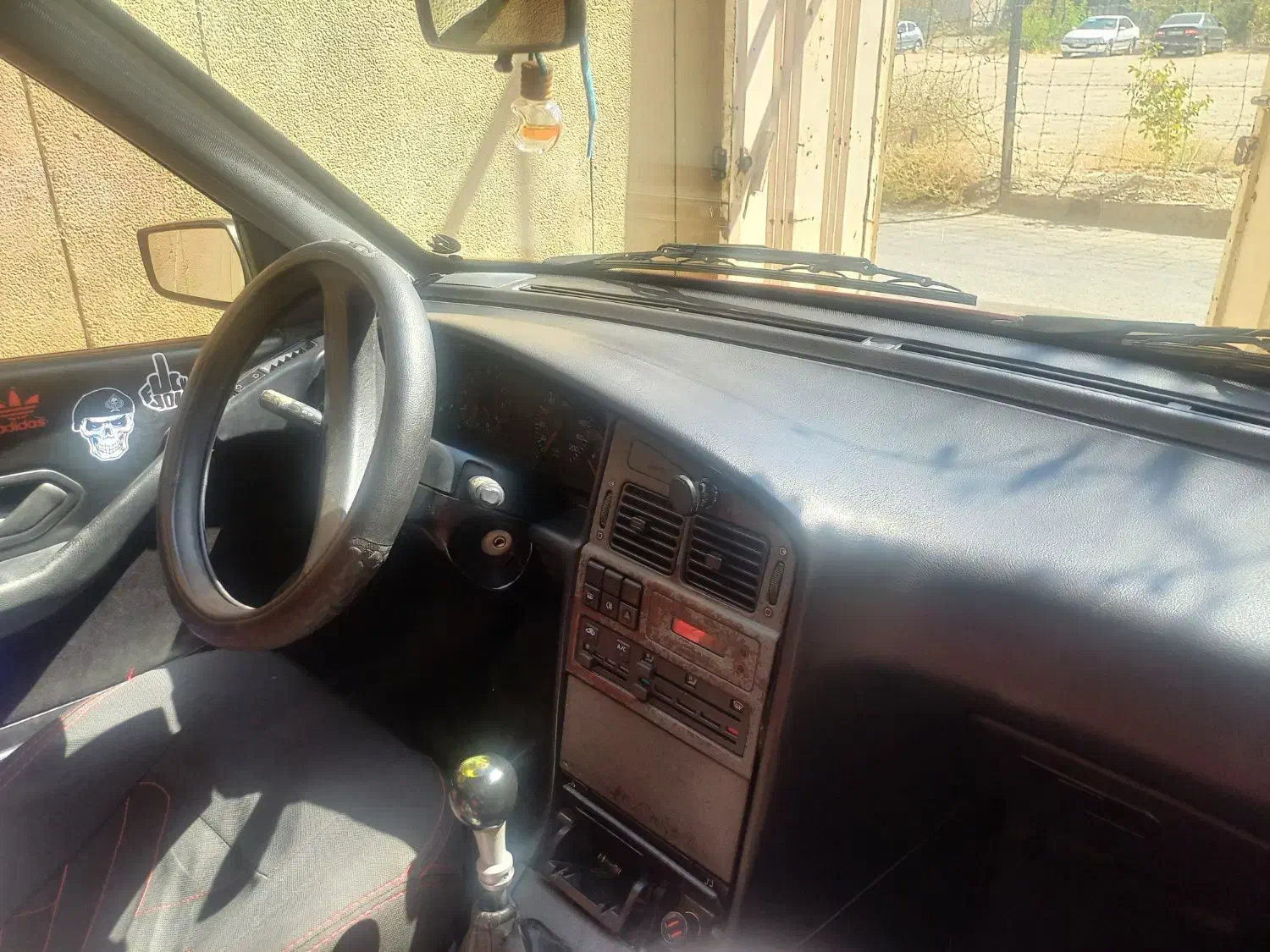 پژو ۲۰۰۰ مدل ۱۳۷۷|خودرو سواری و وانت|اصفهان, وحید|دیوار