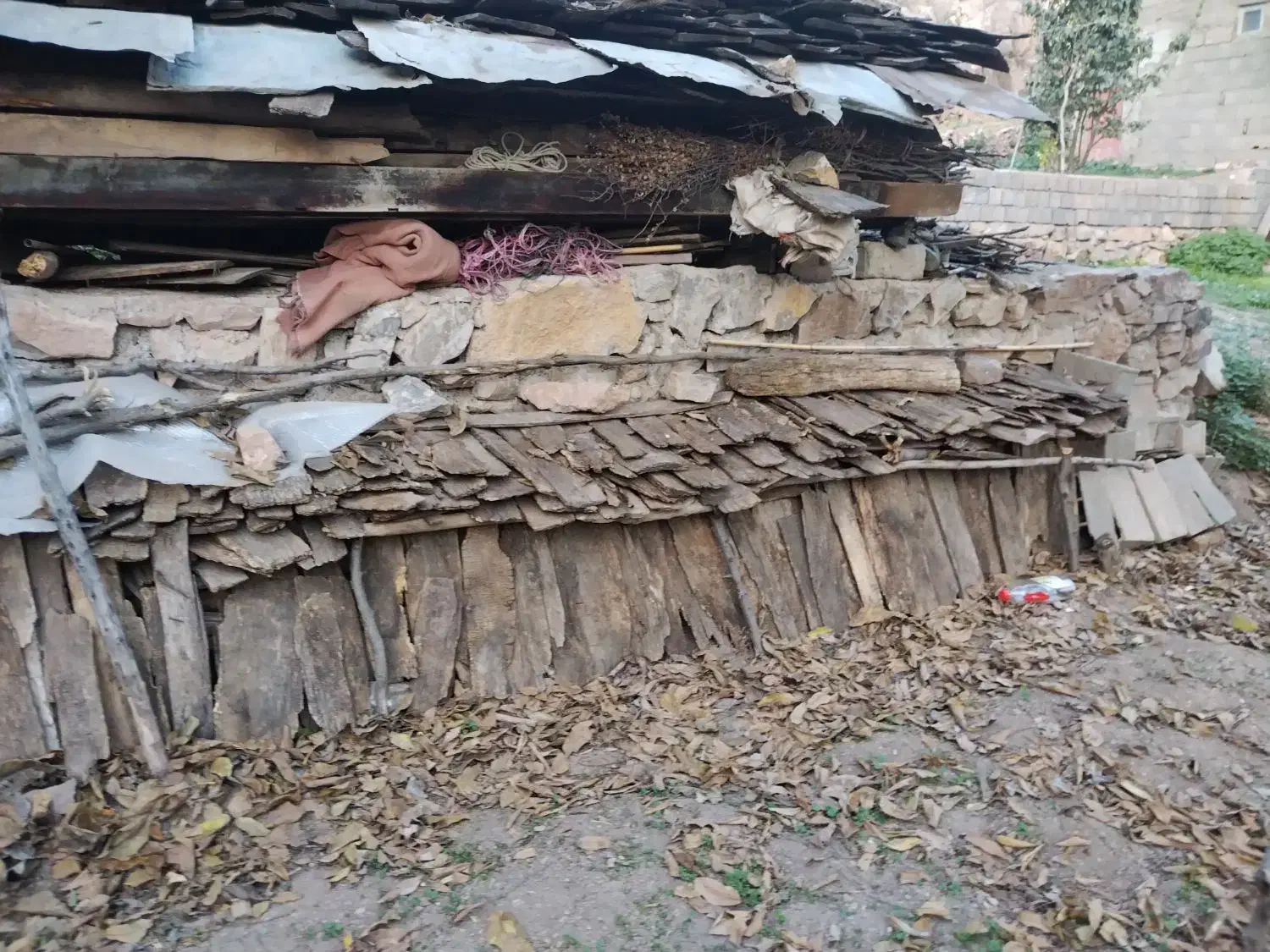 چوب سربندی و تخته خانه روستایی|مصالح و تجهیزات ساختمان|کجور, |دیوار