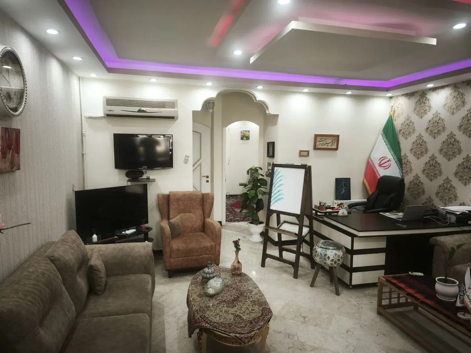 استخدام خانم وآقا|استخدام بازاریابی و فروش|قم, سالاریه|دیوار