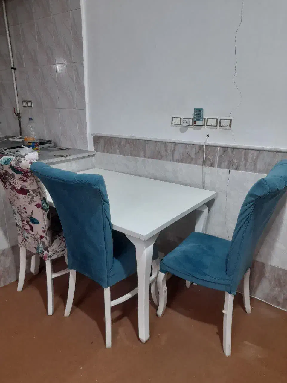 مبل ۷ نفره راحتی،کارکرده و تمیز با میزغذاخوری|مبلمان خانگی و میز عسلی|قم, باغ شریفی|دیوار