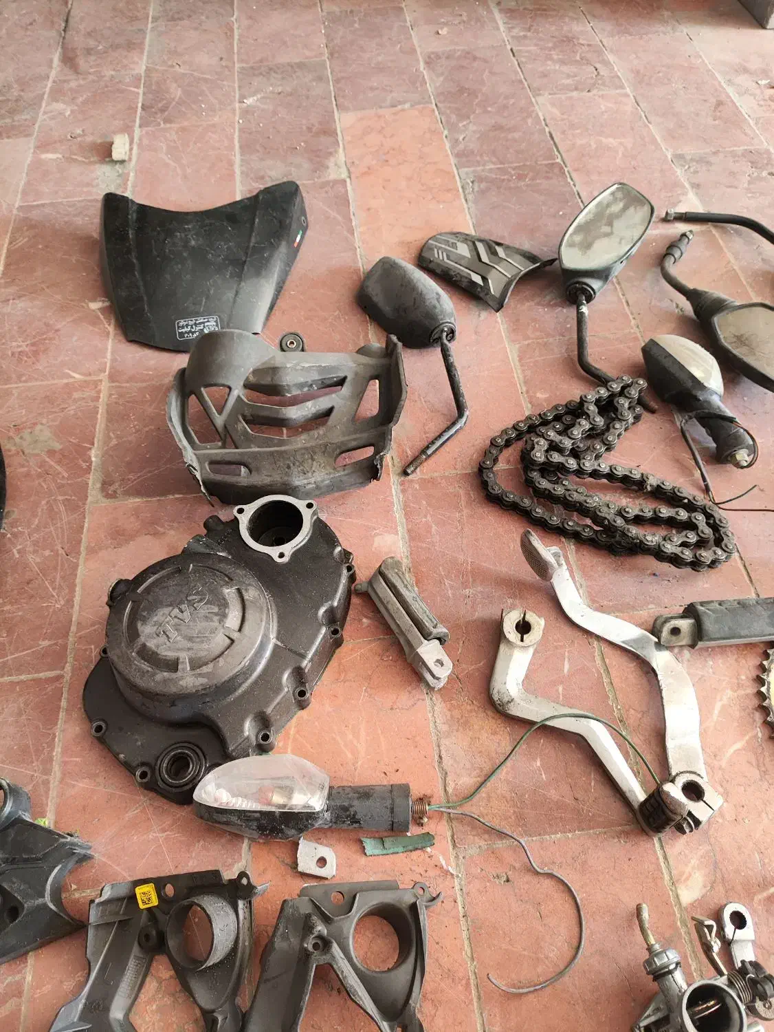 لوازم آپاچی|قطعات یدکی و لوازم جانبی|فردیس, منظریه|دیوار