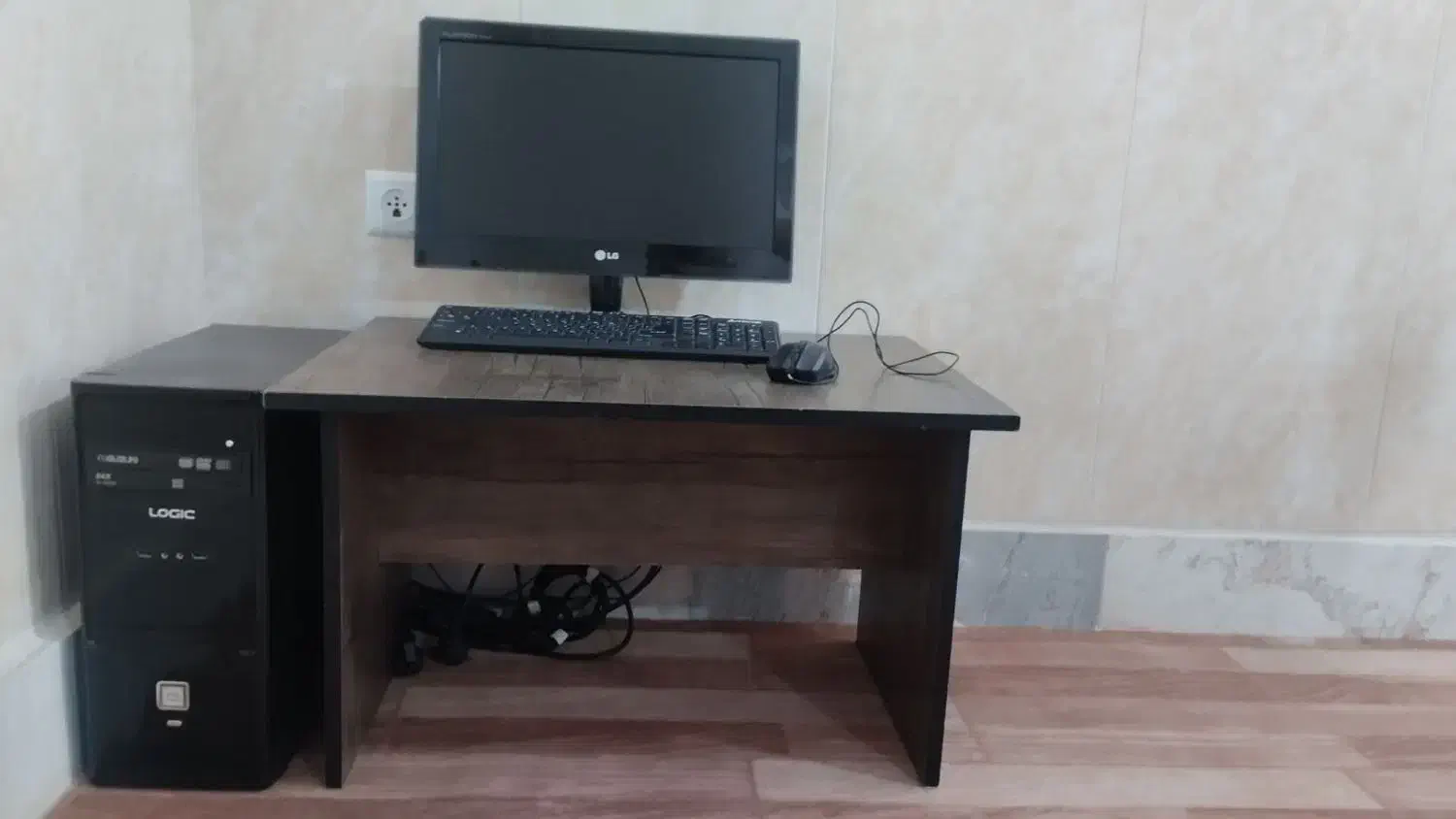 کامپیوتر|رایانه رومیزی|قدس, شهر‌قدس|دیوار