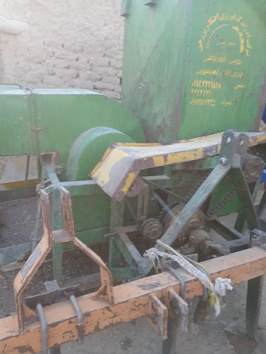 یک دستگاه نخودکوب سالم آماده به کار|ماشین‌آلات صنعتی|سردرود, |دیوار