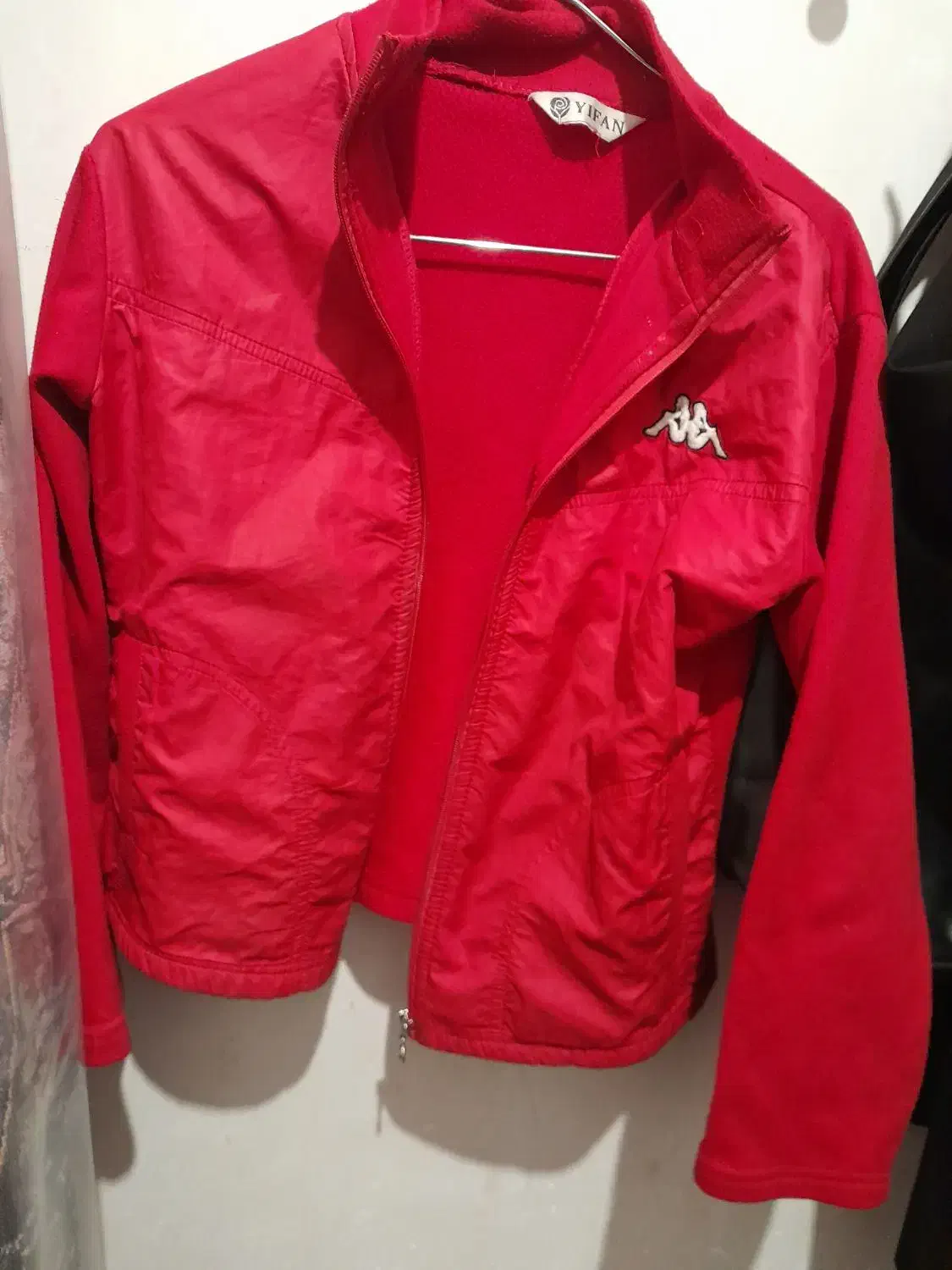 لباس زنانه|لباس|کاشان, گریه|دیوار