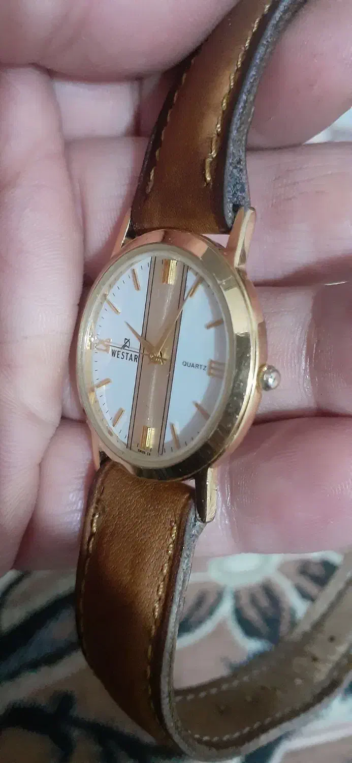 ساعت وستار|ساعت|قم, آذر (نکویی)|دیوار