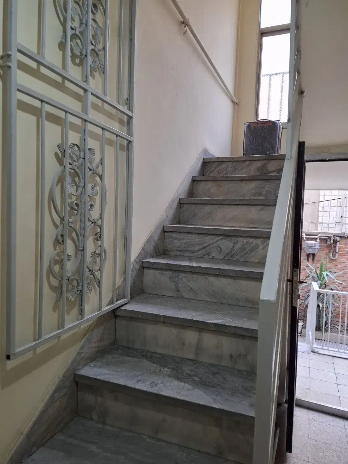 اجاره110متر2طبقه(ملک مستقل)نزدیک مترو