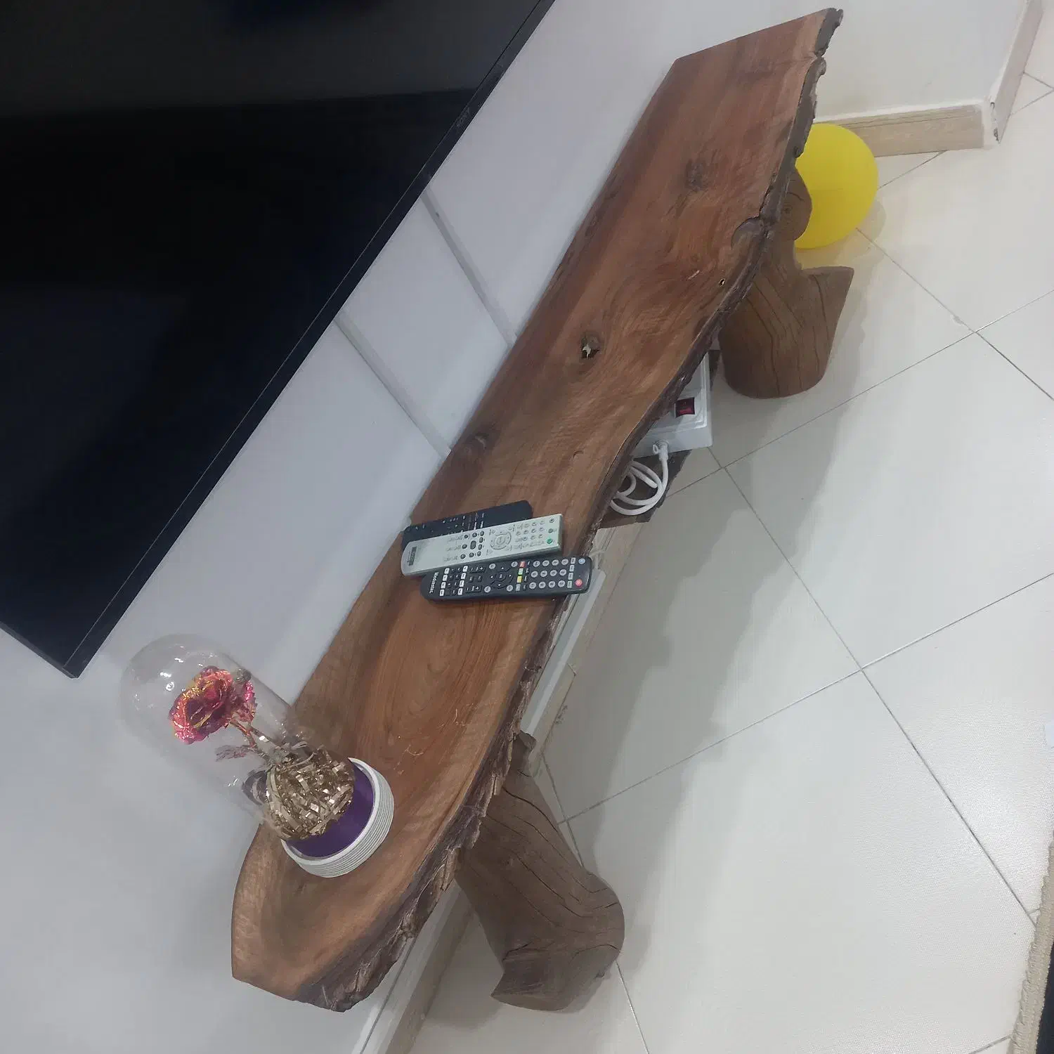 میز TV چوب پولیش شده گردو . قیمت توافقی|میز تلویزیون|تهران, خزانه|دیوار