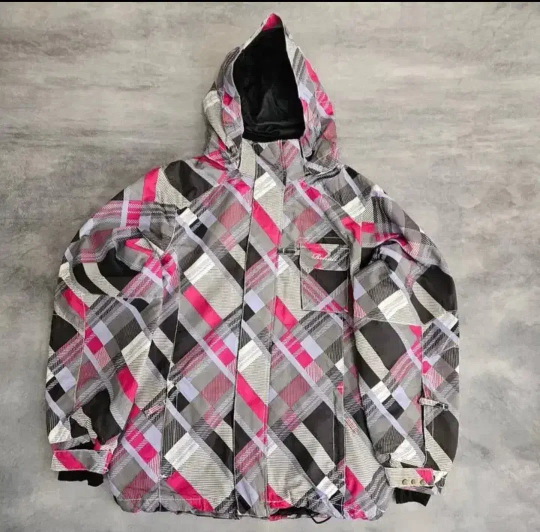 کاپشن های امارات کرم سوپرکرم شرکتی عمده|فعالیت داوطلبانه|اصفهان, باغ زرشک|دیوار