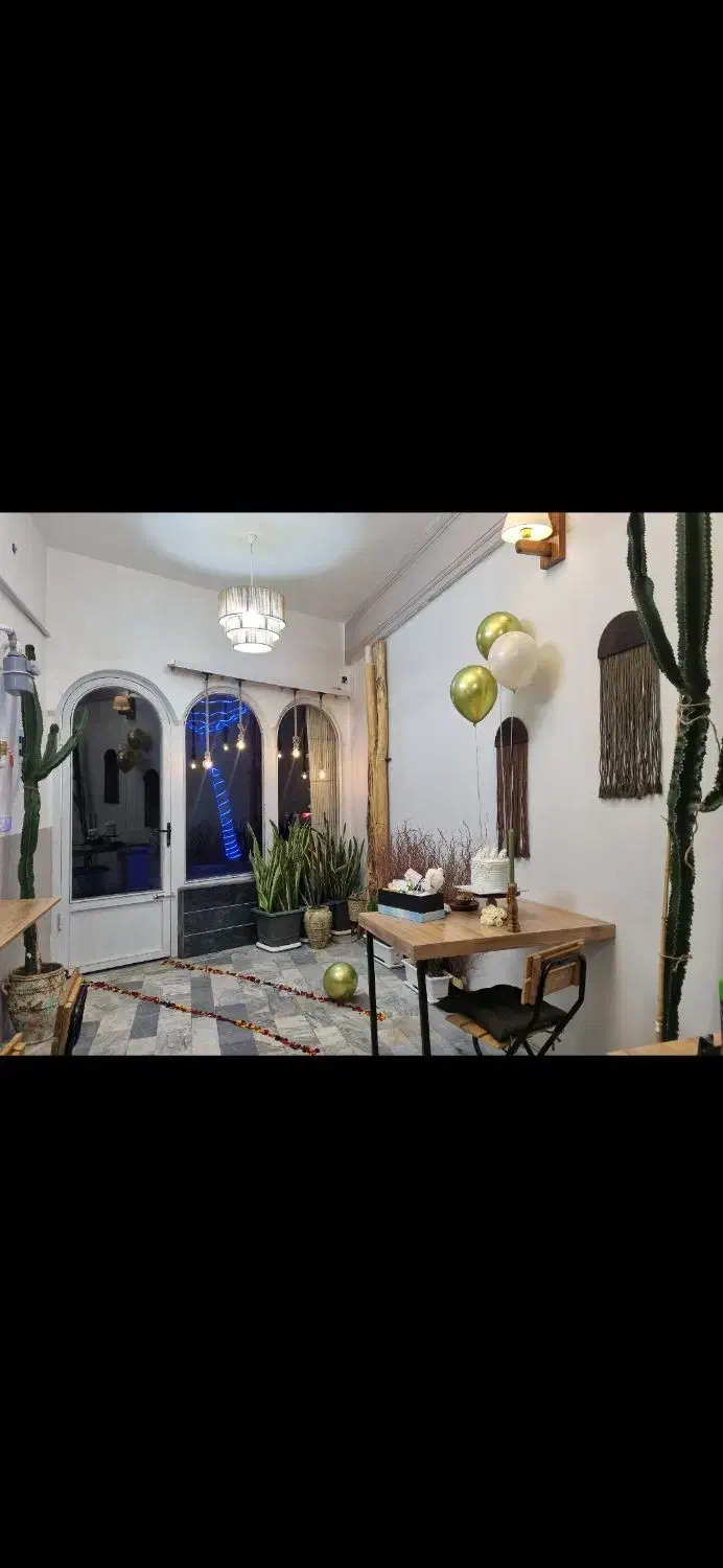 میز وصندلی|صندلی و نیمکت|محلات, |دیوار