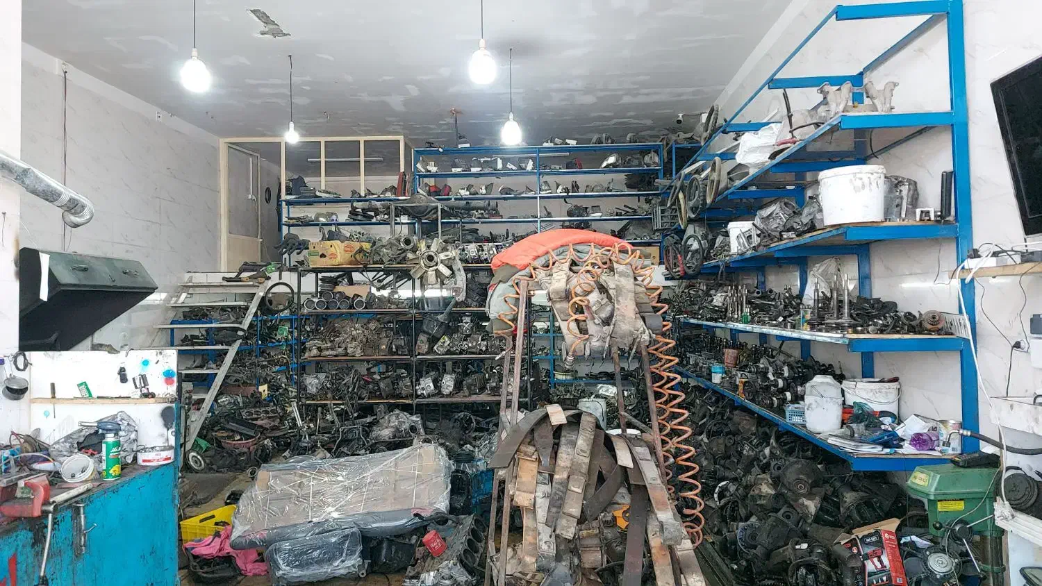 استوک یدک عزیزی|قطعات یدکی و لوازم جانبی|خوانسار, |دیوار