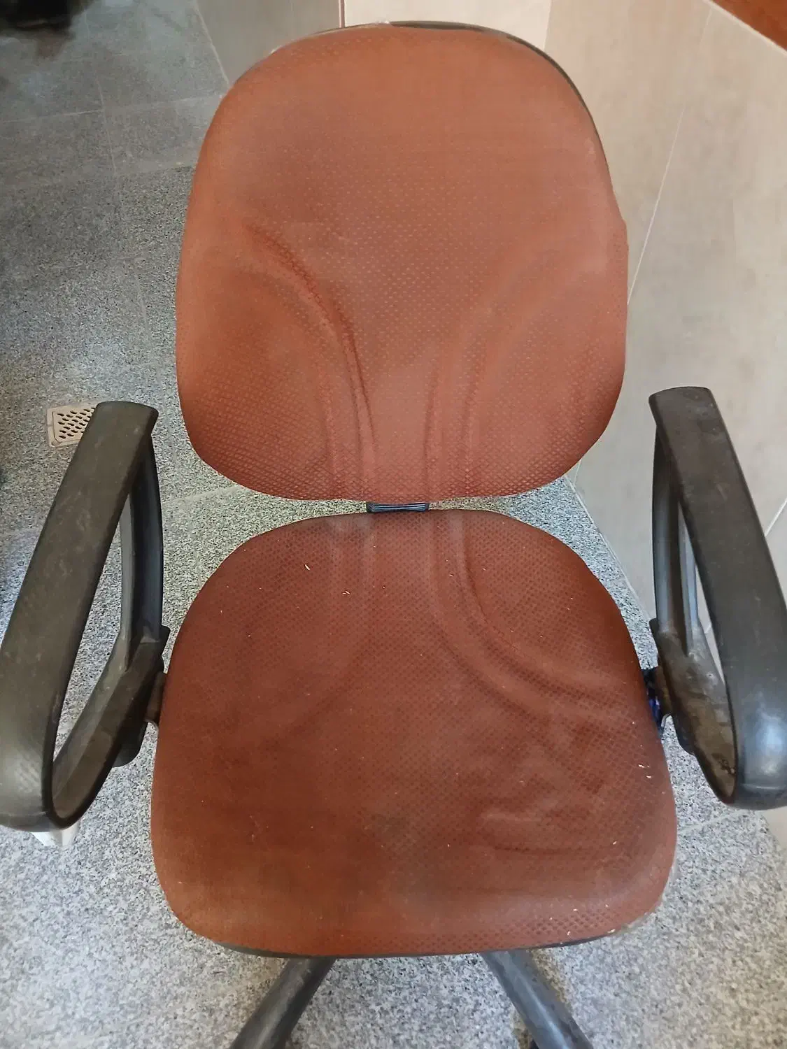 صندلی چرخدار|صندلی و نیمکت|قروه, |دیوار