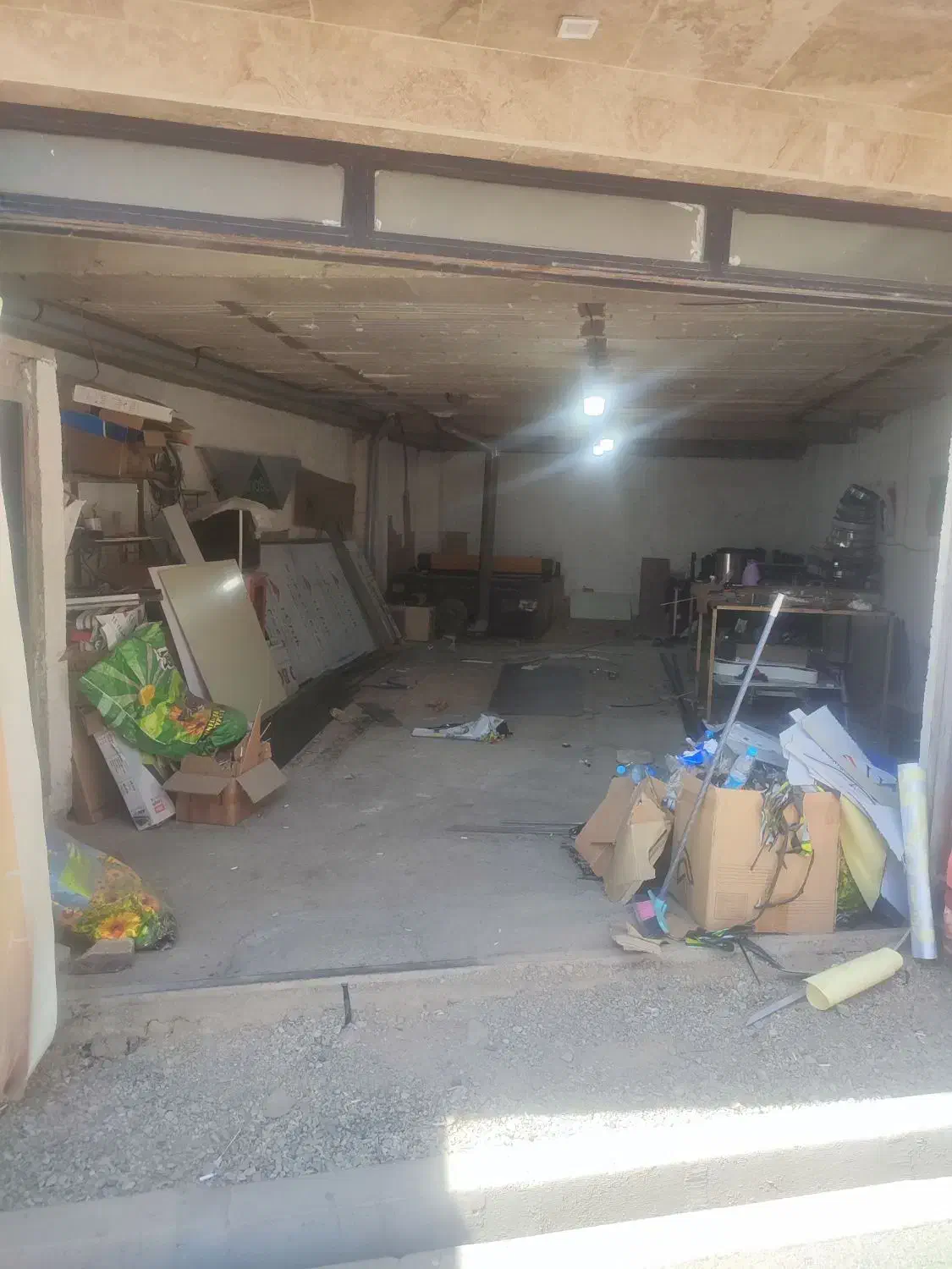 کارگاه یا انباری|اجارهٔ مغازه و غرفه|هشتگرد, شهرک راه آهن|دیوار