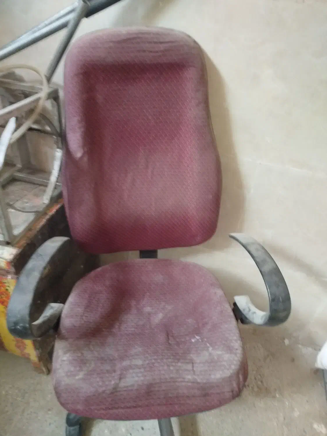 صندلی|صندلی و نیمکت|قم, ولیعصر|دیوار