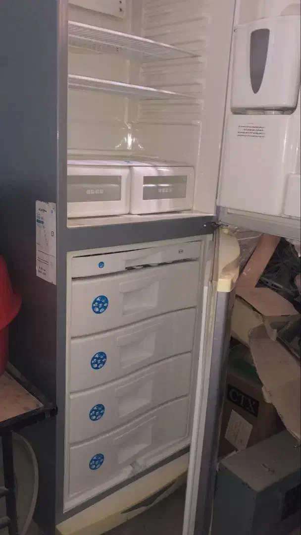 یخچال فریزر  در حد نو  کمتر دوسال کار کرده|یخچال و فریزر|آباده, |دیوار