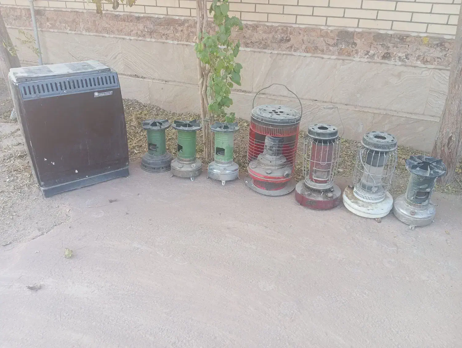 تعدادی چراغ نفتی و گازی و بخاری گازی|بخاری، هیتر، شومینه|زرند, |دیوار