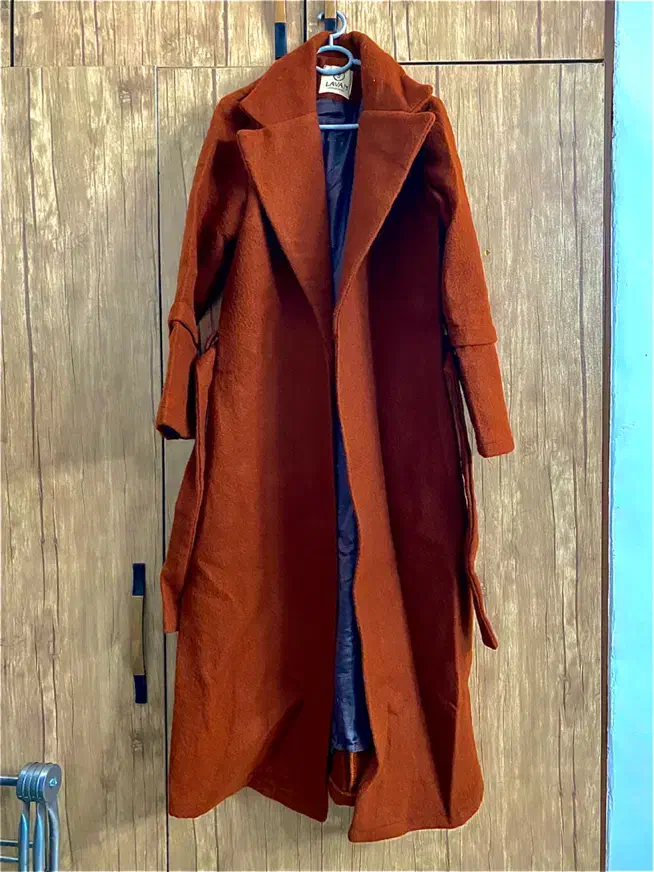 پالتوها خیلی تمیز و نو هستن|لباس|اسفراین, |دیوار