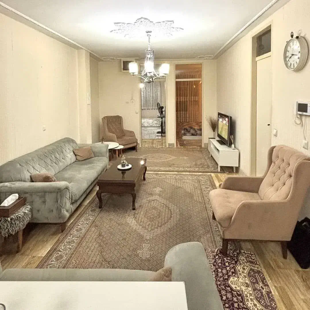 ۵۳ متز خ مالک اشتر بین جیحون کارون پارکینگ دار