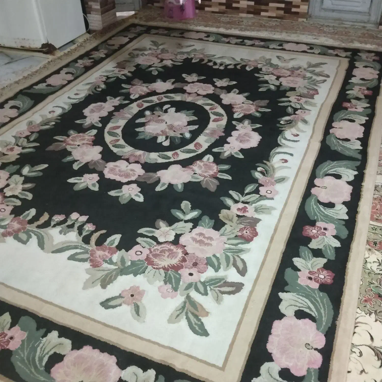 یک عدد فرش نه متری|فرش|مزرعه کتول, |دیوار