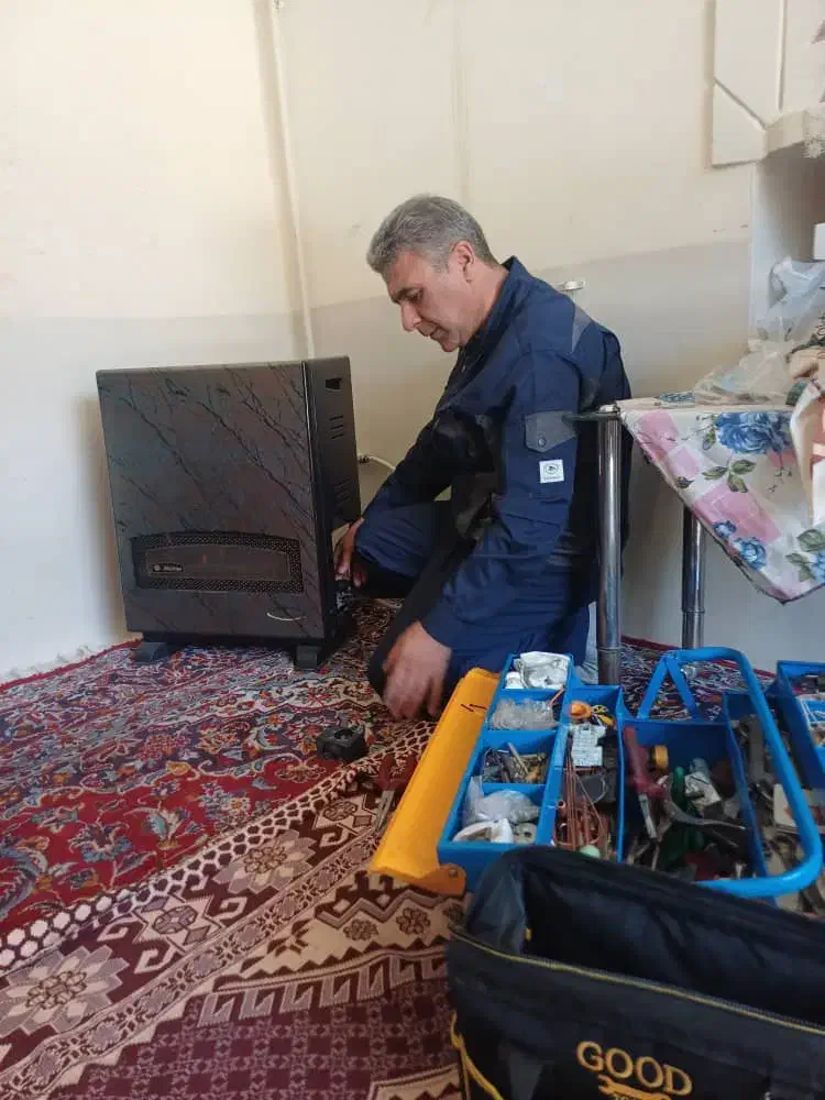 نصب و تعمیرات کلیه لوازم برقی  گرمایشی و  سرمایشی|خدمات پیشه و مهارت|همدان, |دیوار