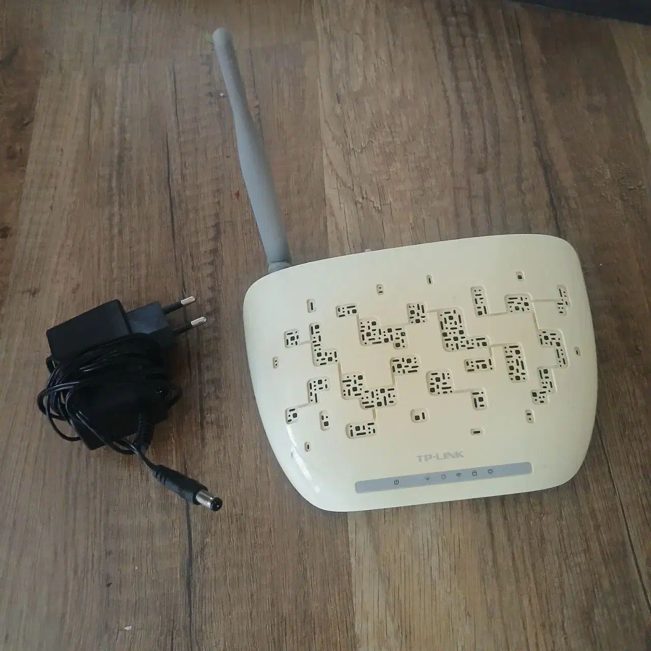 مودم ADSL، مارک TP-LINK در حد نو|مودم و تجهیزات شبکه|بروجرد, |دیوار