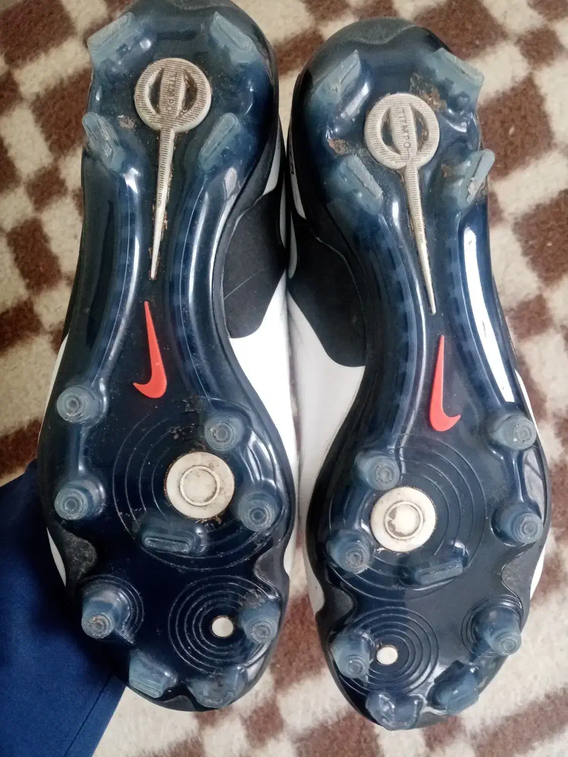 کتونی فوتبال|کیف، کفش، کمربند|گنبد کاووس, |دیوار