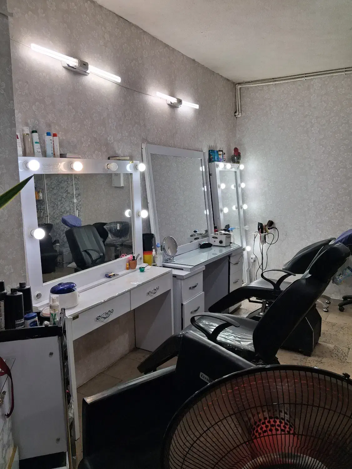 دکورسالن زیبایی زنانه مردانه|آرایشگاه و سالنهای زیبایی|تهران, بروجردی|دیوار