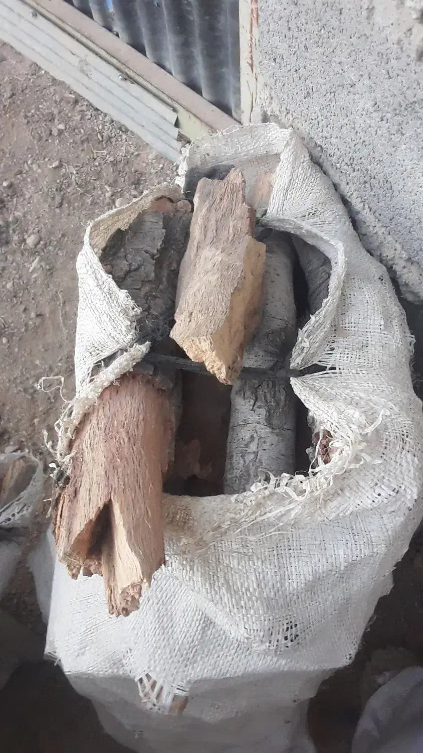 چند گونی هیمه دار بلوط فروشی هست درجه یک|حراج|لردگان, |دیوار