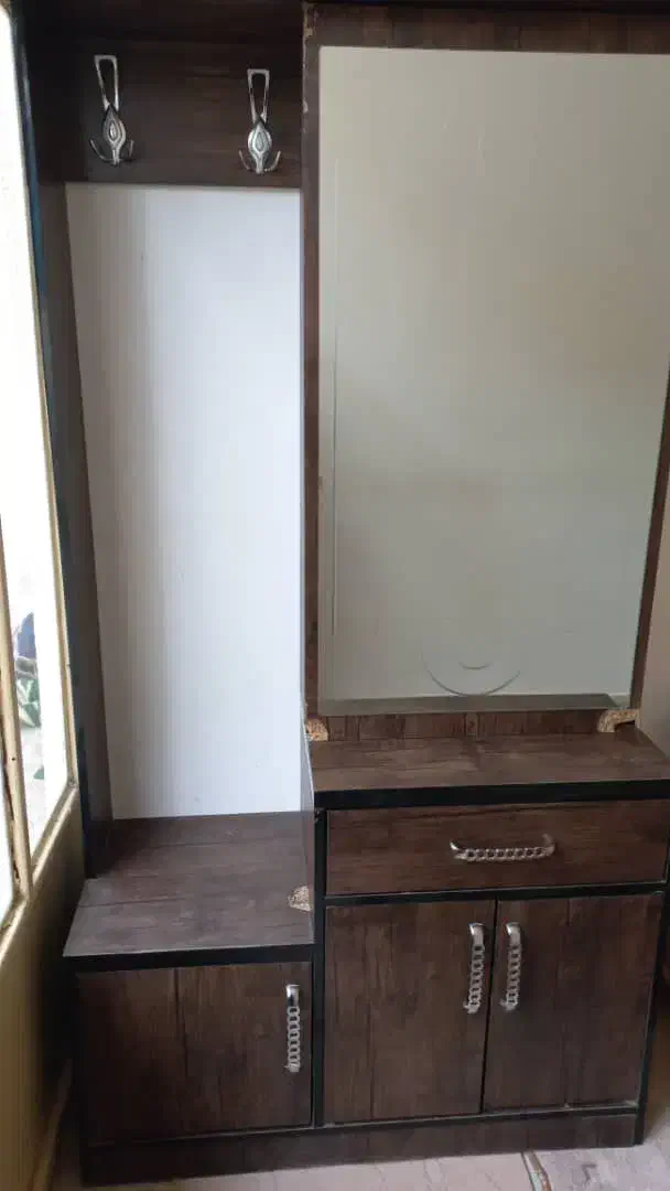 جاکفشی|جاکفشی، کمد، دراور|ایلام, |دیوار