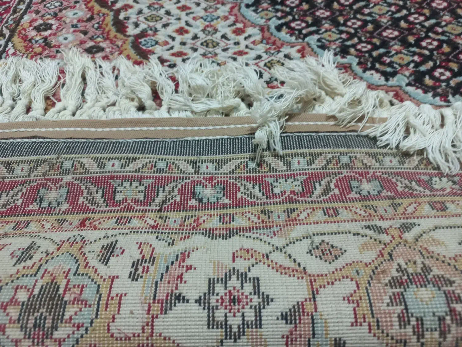 قالیچه ابریشم ۴متری نقش ریزماهی|فرش|مشهد, ایثار|دیوار
