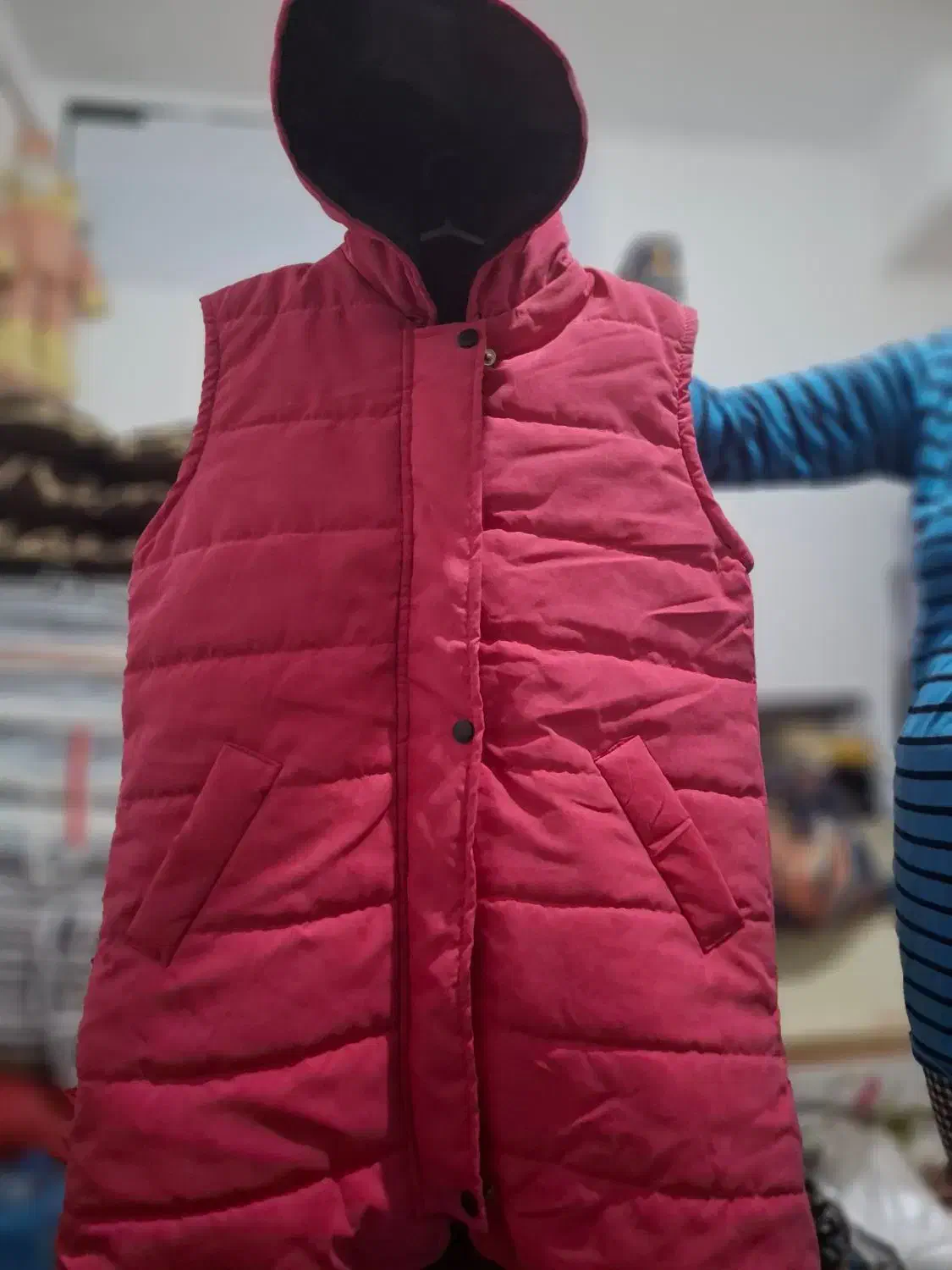 پافر|لباس|صحنه, |دیوار