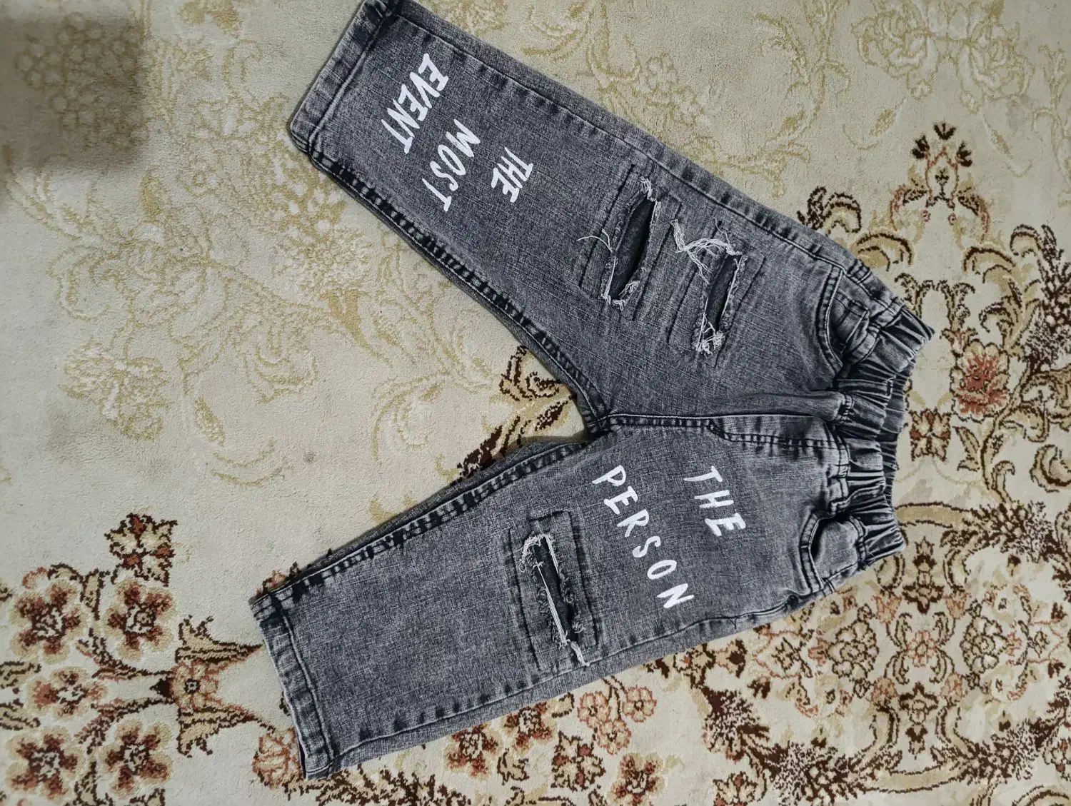 شلوار لی بچگانه|کفش و لباس بچه|رشت, کوی فکوری|دیوار