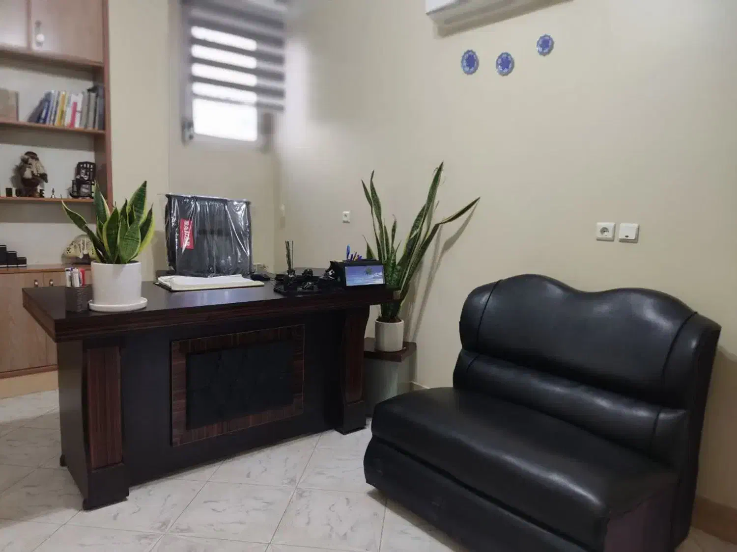 اجاره ساعتی ، روزانه و ماهانه دفتر کار|اجارهٔ کوتاهمدت دفتر کار و فضای آموزشی|اصفهان, رزمندگان|دیوار