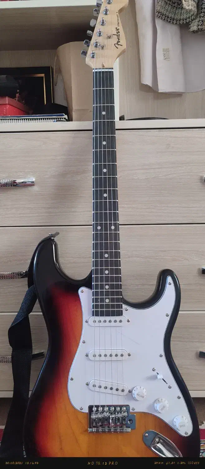 گیتار الکتریکی|گیتار، بیس، امپلیفایر|سبزوار, کاشفی شمالی (دادگستری)|دیوار