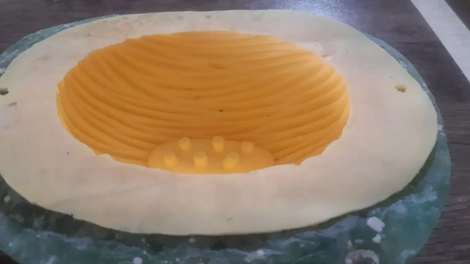 قالب  دست دوم جای دستمال کاغذی بیضی چین دار|صنایع دستی و سایر لوازم تزئینی|شاهین‌شهر, فردوسی|دیوار