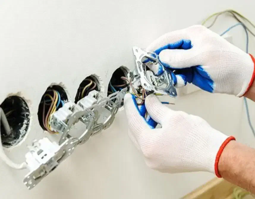 خدمات  برق در فاز های ۱و۲و۳و۴ پردیس  می‌باشد|خدمات پیشه و مهارت|پردیس, فاز ۱|دیوار