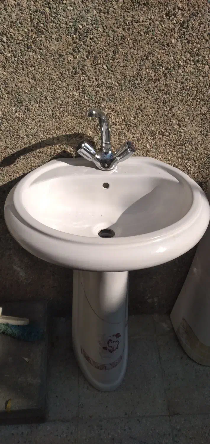 روشویی وپایه|لوازم سرویس بهداشتی|خرمآباد, |دیوار