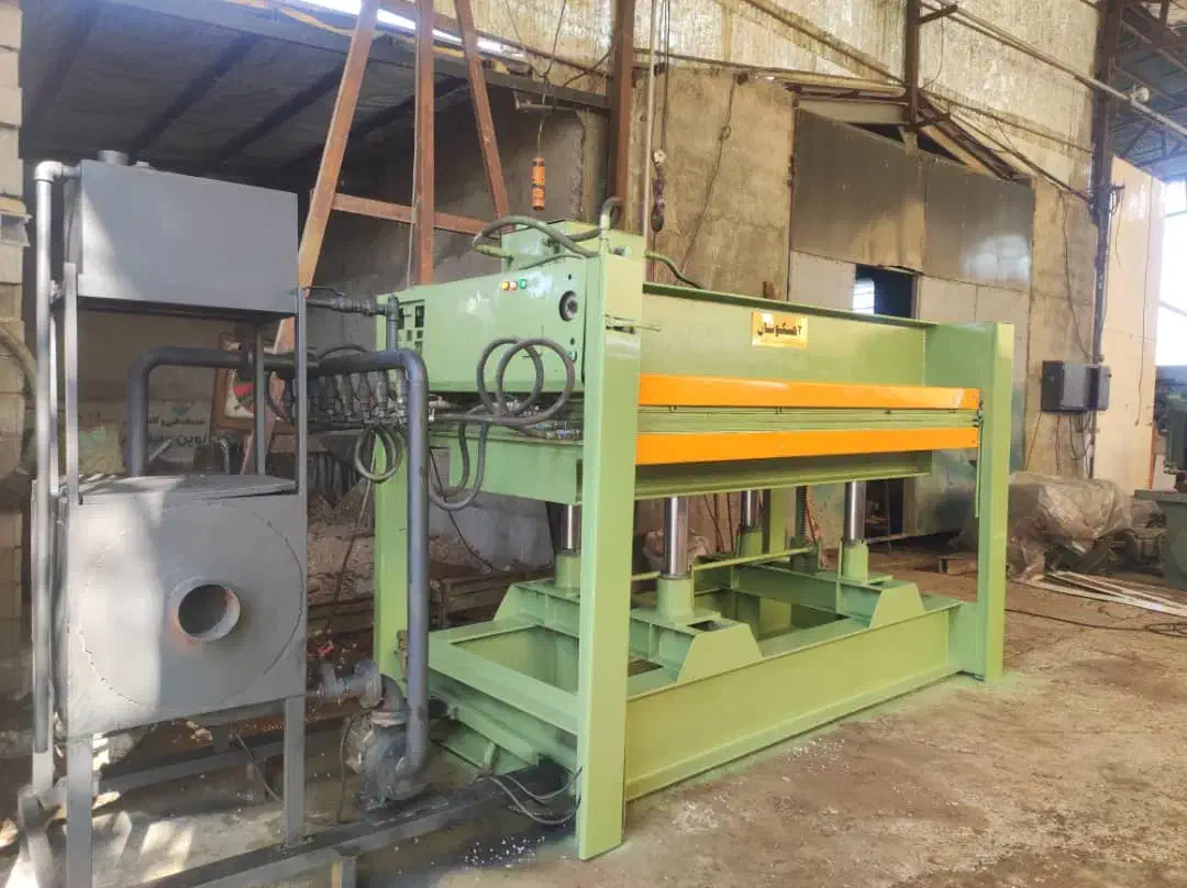 دستگاه پرس نجاری مارک آهنکوبان برای درب|ماشین‌آلات صنعتی|بابل, |دیوار