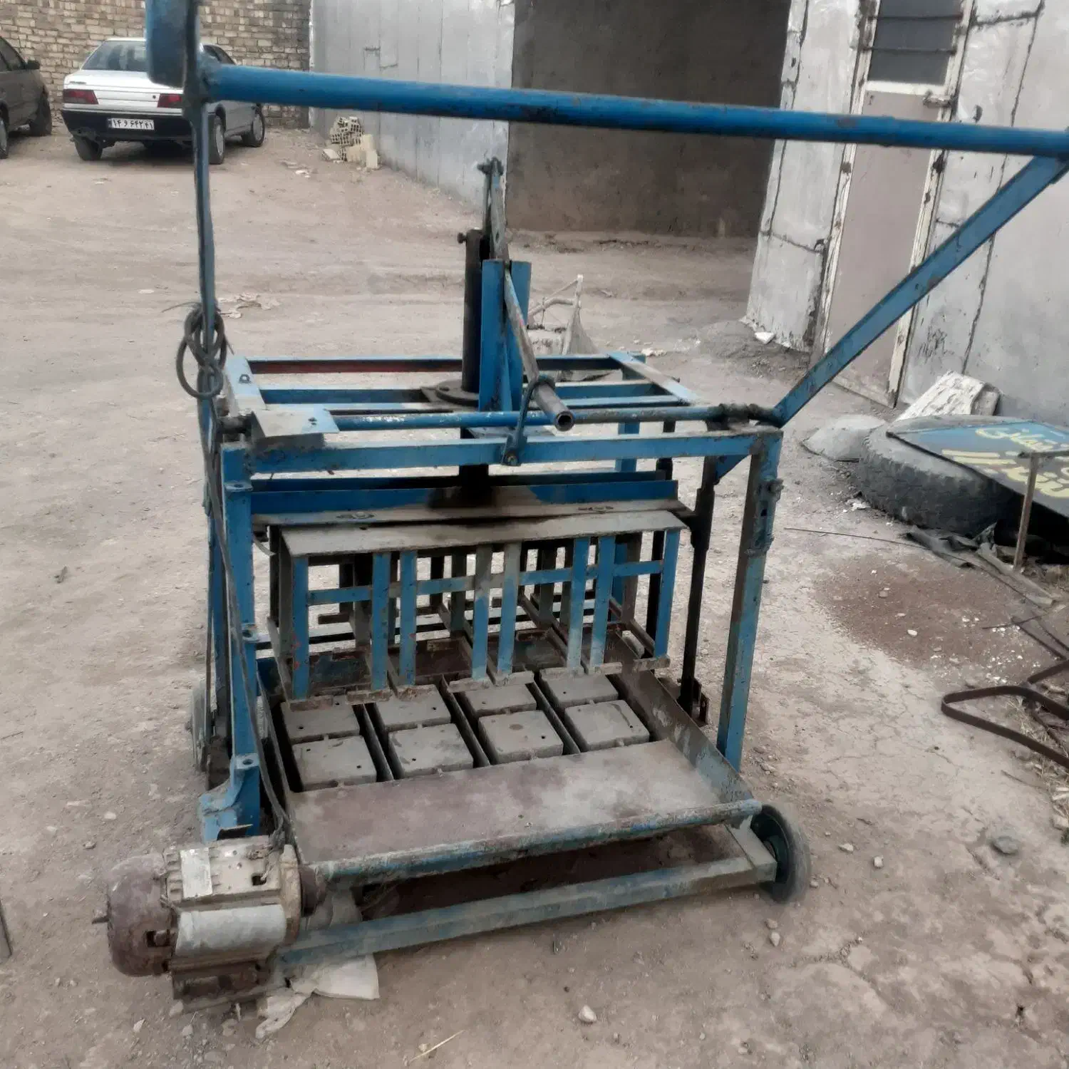 بلوک زن ۴ قالبه ته باز|ماشین‌آلات صنعتی|کوهدشت, |دیوار