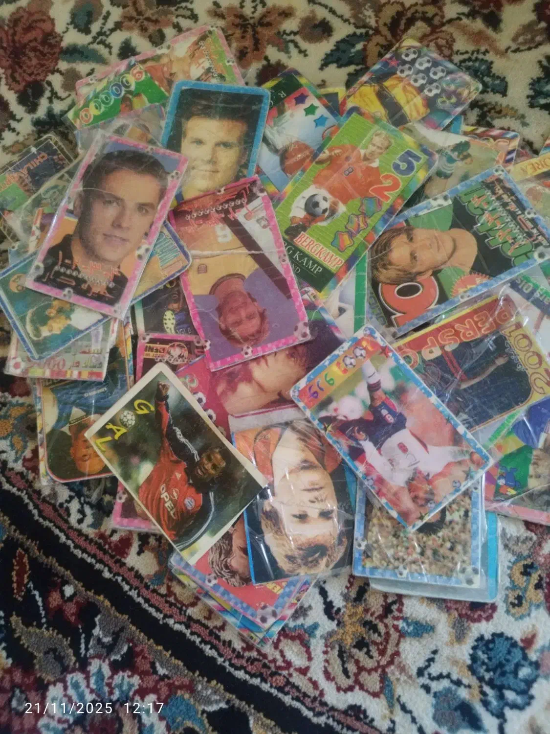 کارت فوتبال قدیمی|اسباب‌‌بازی|قم, شاه احمد قاسم|دیوار