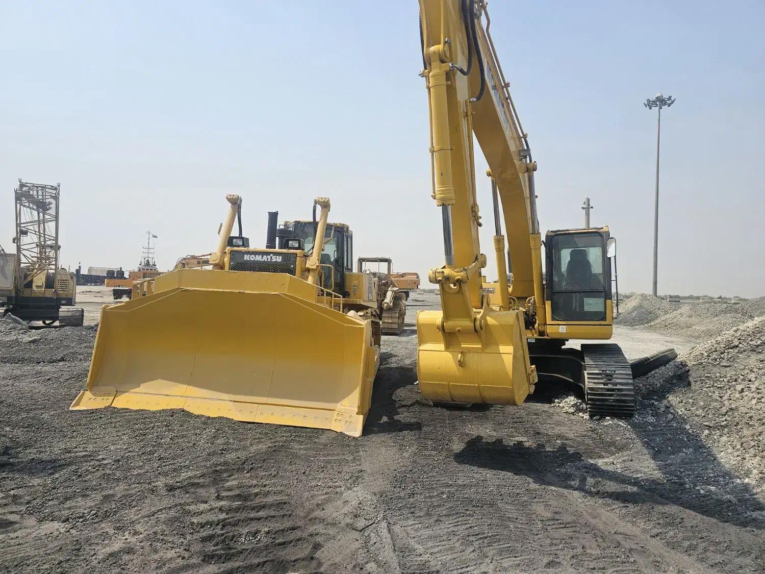 بیل مکانیکی کوماتسو 220 خط 7 صفر مدل 2023|خودرو سنگین|خرمشهر, |دیوار